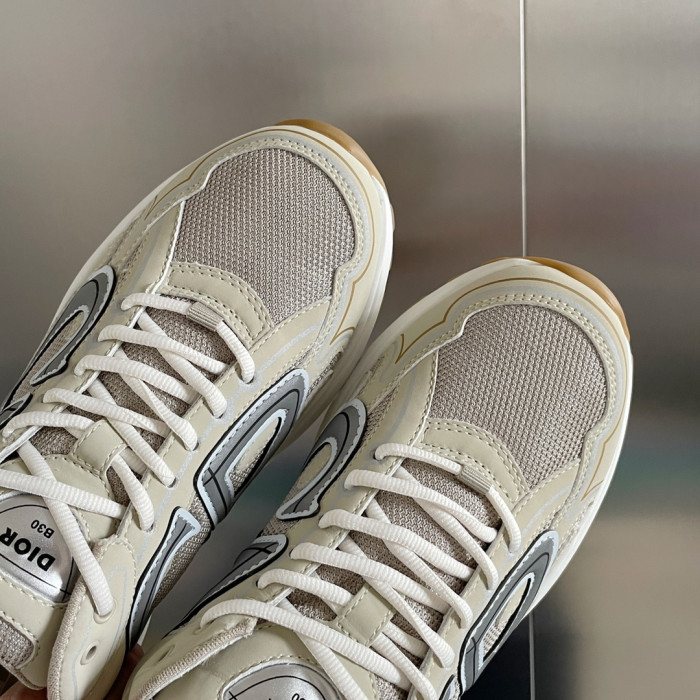 DR B30 Sneakers